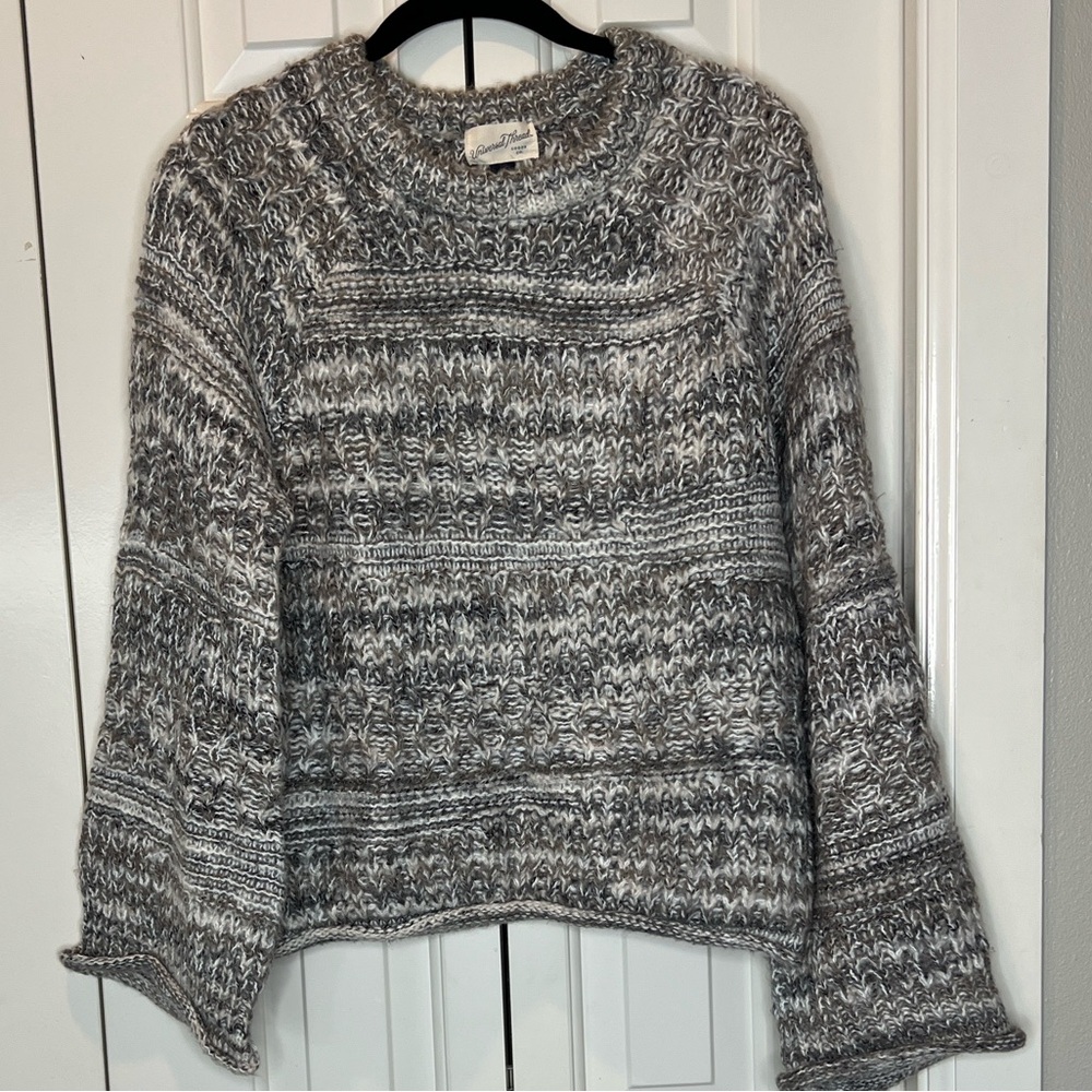 Universal Thread Crew Neck Sweater size medium
